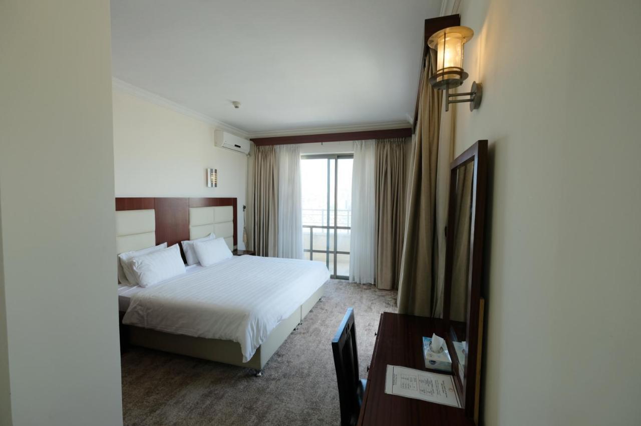 Red Crescent Guesthouse Rámalláh Kültér fotó
