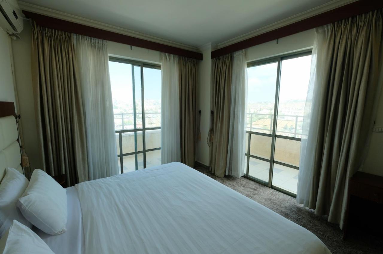 Red Crescent Guesthouse Rámalláh Kültér fotó